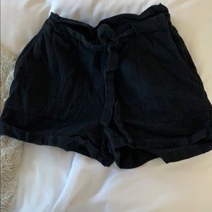 Black flow shorts